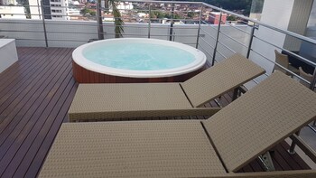 miramar gold manaira