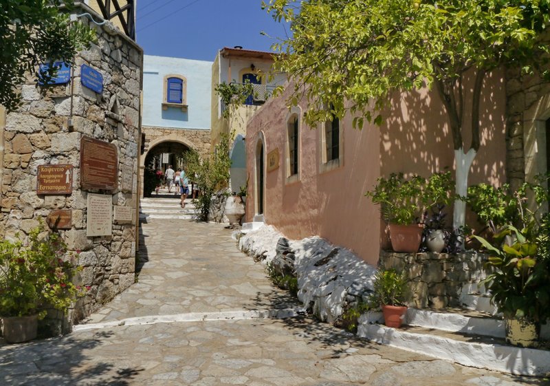 arolithos traditional cretan village