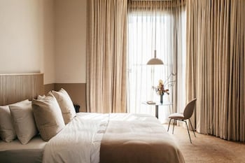 port hotel