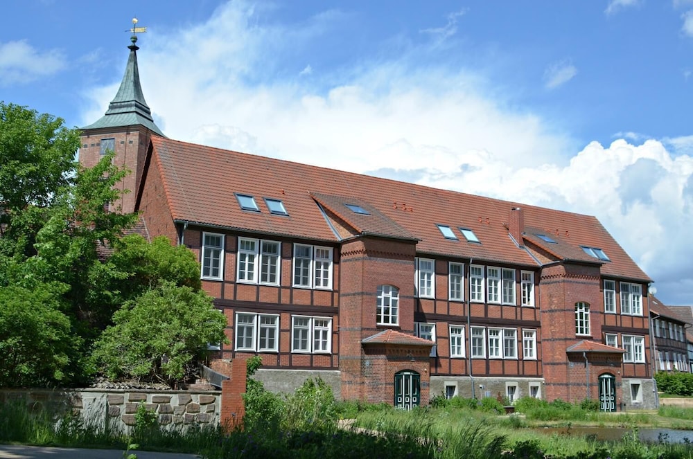 Burghotel Lenzen,In Lenzen,4 star