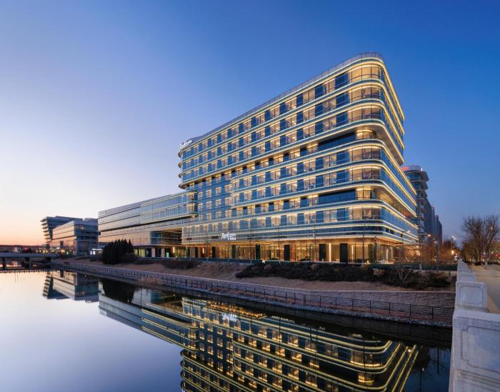 Radisson Hotel, Beijing Daxing Airport,,3 star