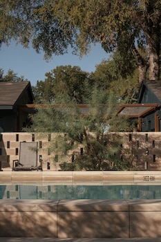 ranch motel