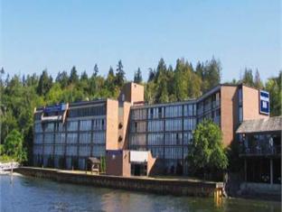 Oceanfront Suites At Cowichan Bay