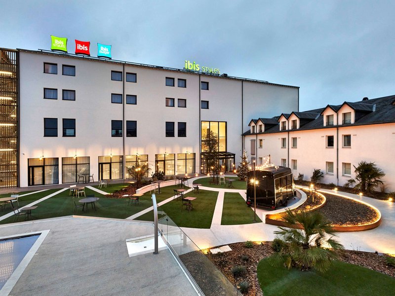 ibis styles la roche sur yon