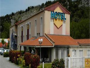 Brit Hotel Confort Foix,Near A Train Station,2 star
