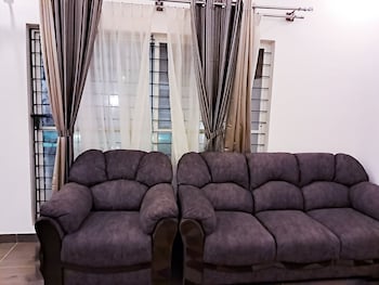 Roomshala 135 Paradise Villa Banglore,,2 star