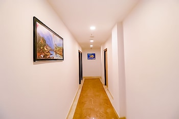 Roomshala 173 Hotel Royal Inn,,2 star