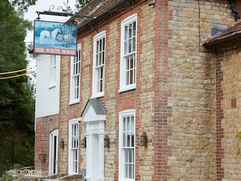 The White Horse Inn,Petworth>>Chichester,3.5 star