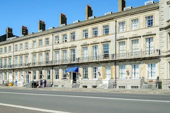 russell hotel