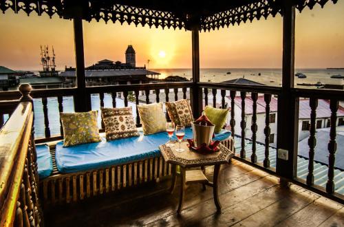 Emerson On Hurumzi,Stone Town>>Dongwe,3.5 star