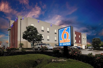 studio 6 suites texas city tx i 45 south