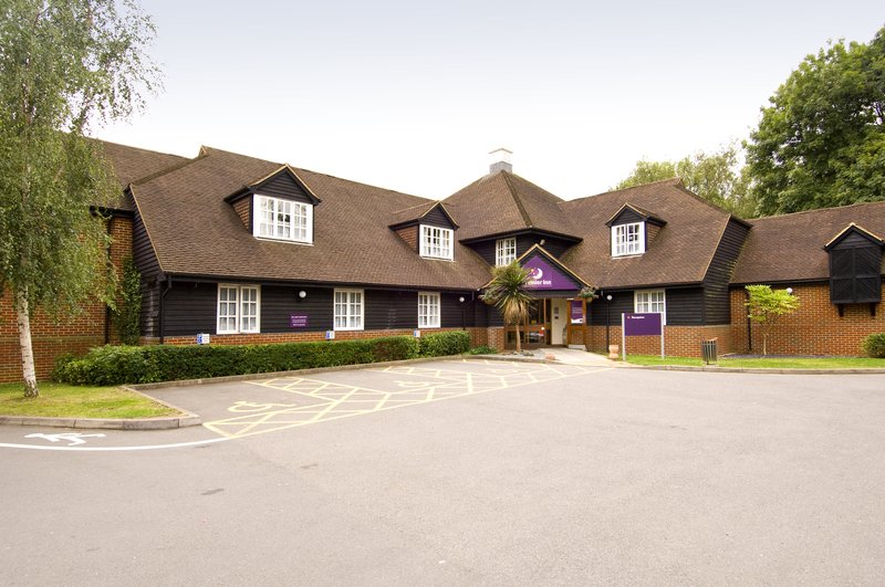 premier inn woking west a324