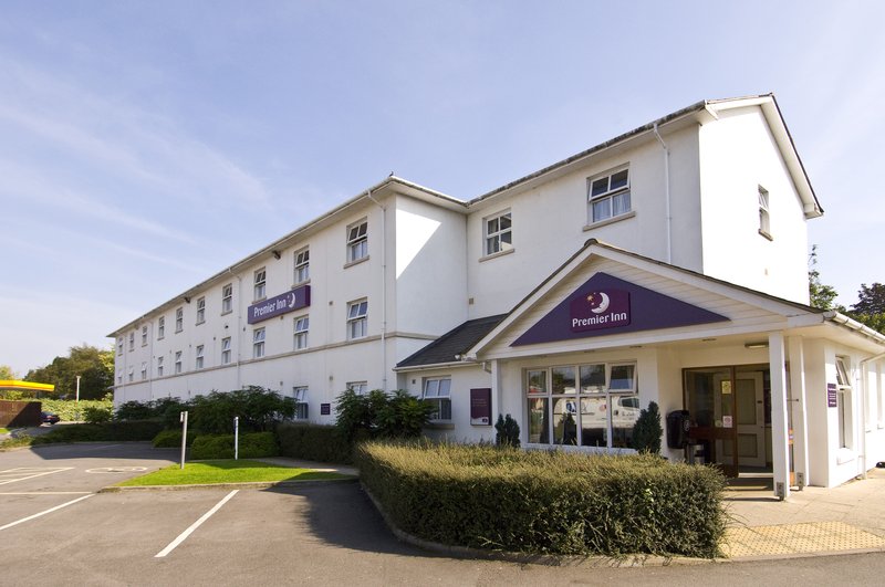 premier inn cheltenham central west a40