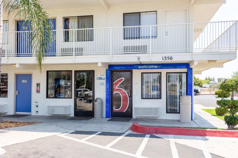 motel 6 bakersfield ca convention center