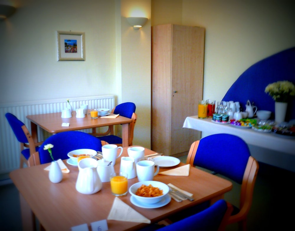 Malvern House,High Wycombe>>Buckinghamshire,3.5 star