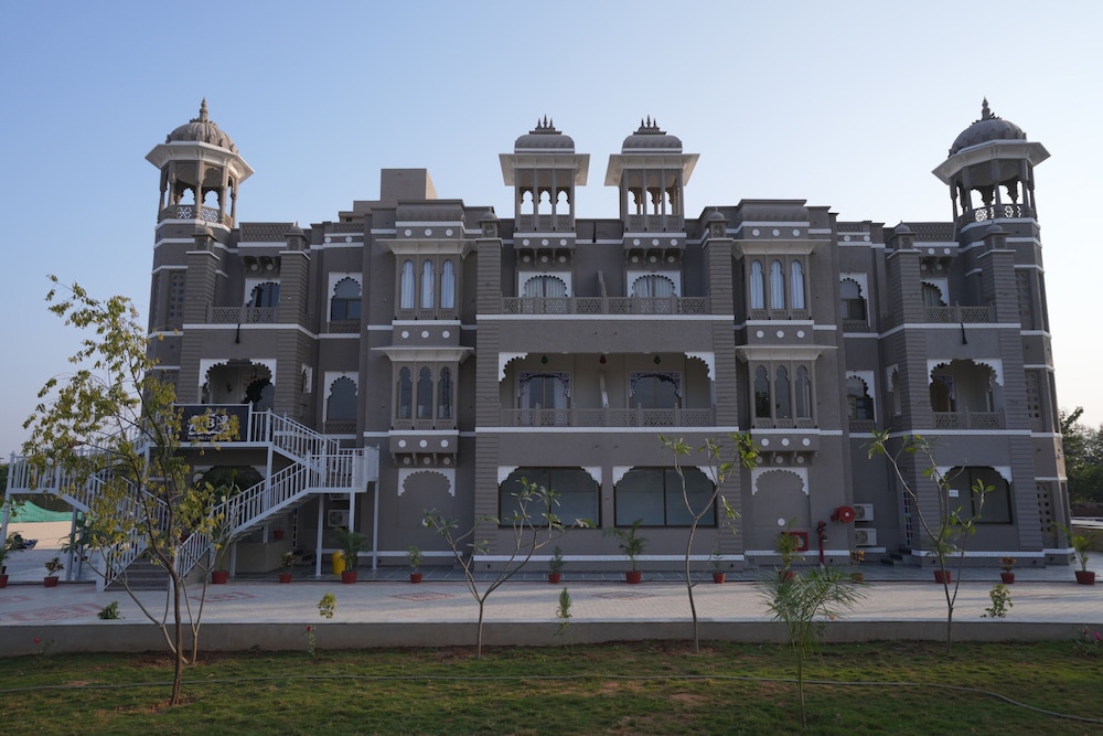 The Biletha Bagh,,3 star