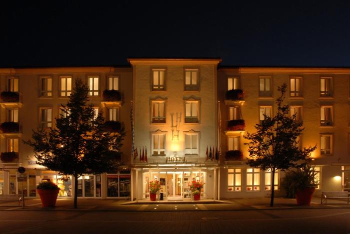 Hotel Garni Lindacher Hof,Emmerting>>Burghausen,4 star