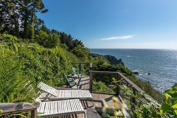 turtle rocks oceanfront inn