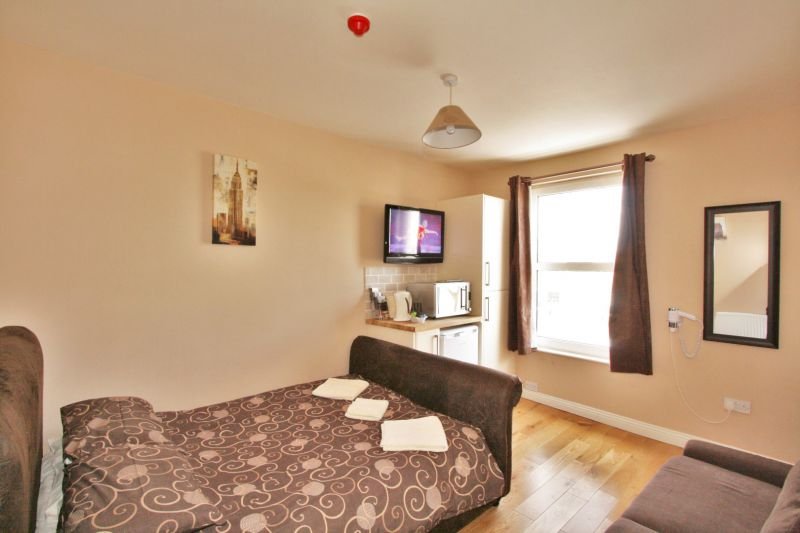 central studios gloucester road by rooms booked free parking