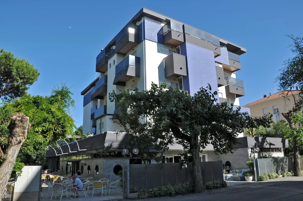 hotel carol