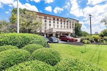 holiday inn express atlanta galleria ballpark area