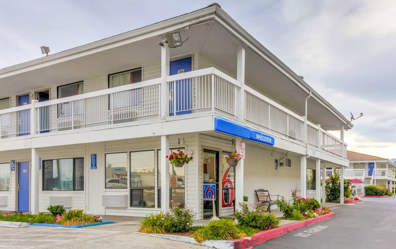 motel 6 medford or north