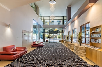 Starwest Apartments Alderney On Hay,Near Perth Mint,4 star