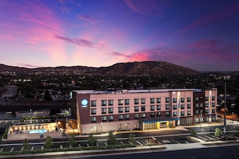 Tru By Hilton Norco,,3 star