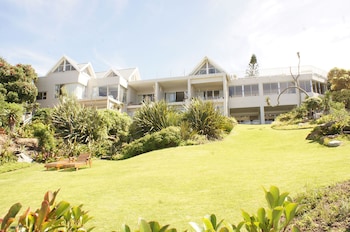 the pink lodge on the beach