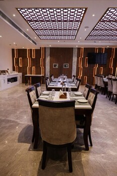 The Royal Legacy,Gomti Nagar,2 star