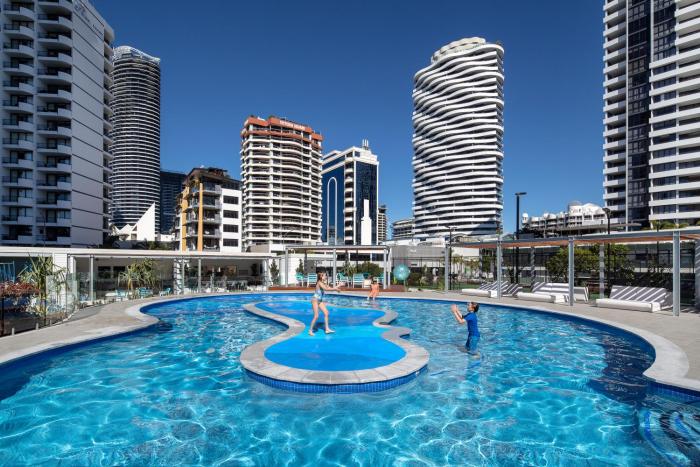 ultiqa beach haven at broadbeach