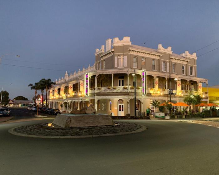 Rose Hotel & Motel,,3.5 star