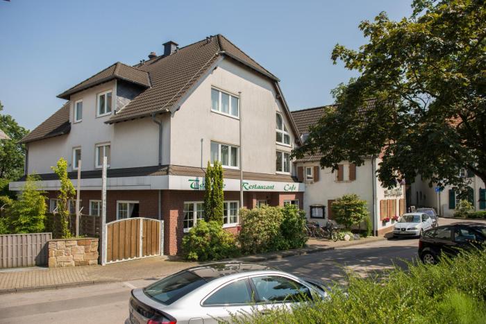 Zum Vater Rhein,Cologne>>Baumberg,3 star