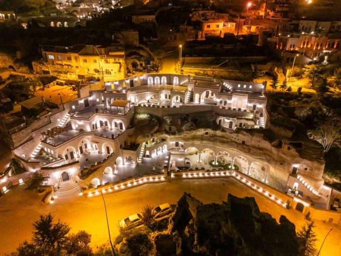 signature cave premium suites