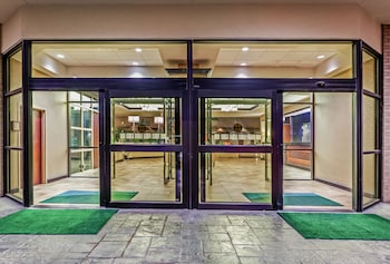 holiday inn springdale fayetteville area by ihg