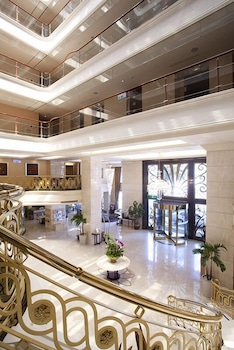 justwin grand hotel