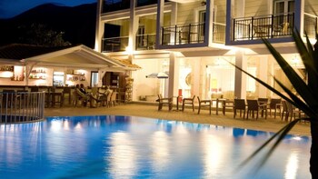Royal Nidri Hotel & Apartments,Lefkada Town>>Lefkada,3 star
