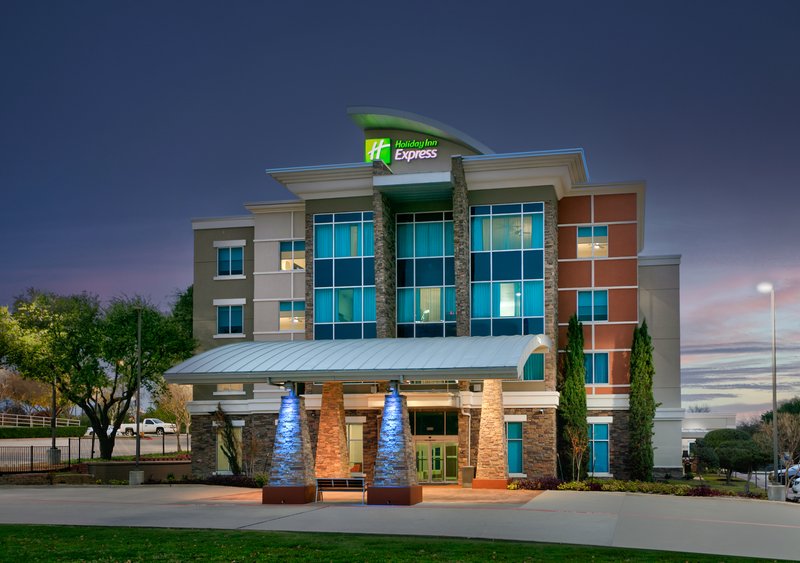holiday inn express and suites north dallas at preston