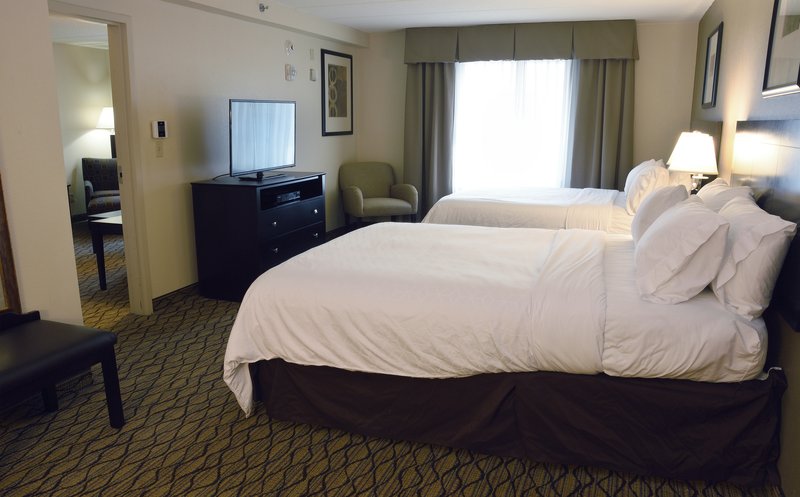 holiday inn express and suites milford by ihg