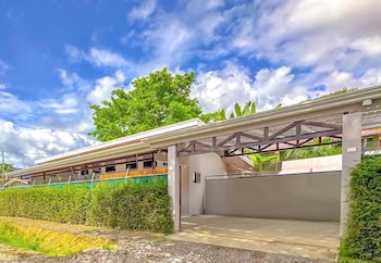 Casa Uvita,,3.5 star