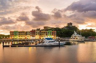 Marina Flamingo,,3.5 star