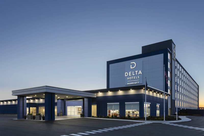 Delta Hotels By Marriott Indianapolis Airport,Marion>>Indianapolis,3.5 star