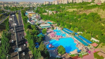 armenian village park hotel