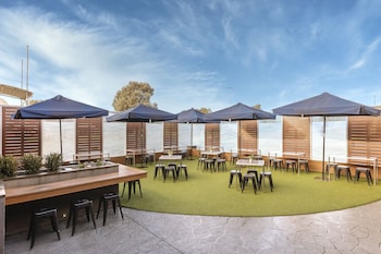 Dorset Gardens Hotel,Melbourne>>Croydon,4 star