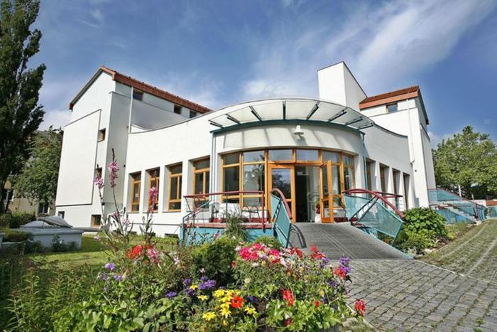 am spiegeln dialog hotel wien