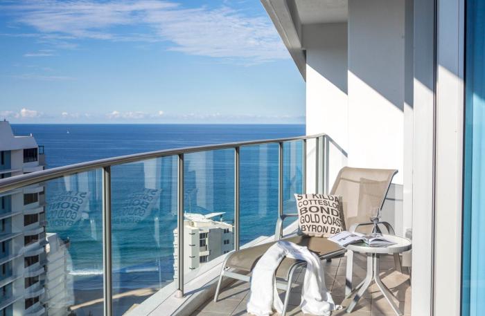 artique surfers paradise