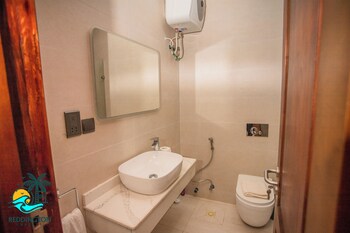 Reddington Chalets Beach Resort,,4 star
