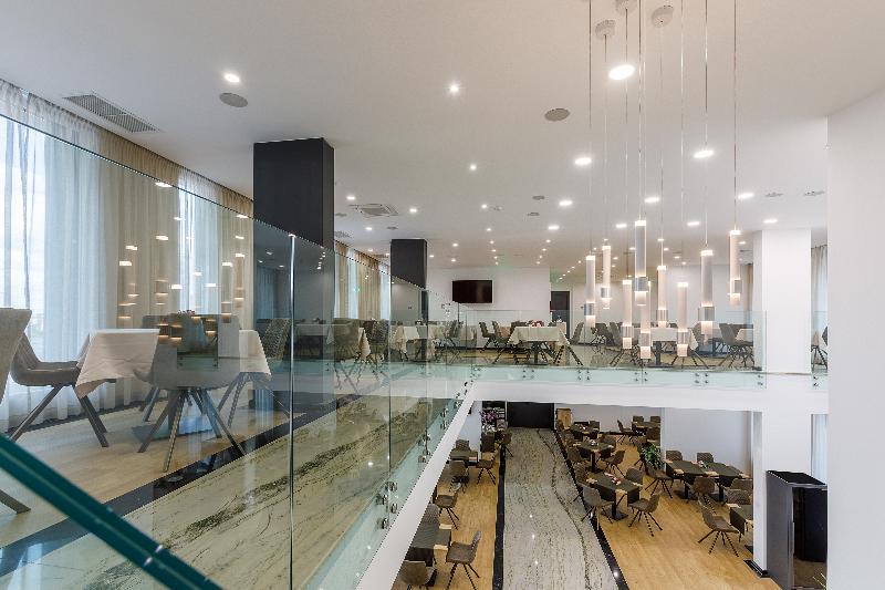 blue star luxury hotel 4