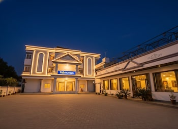 Fabhotel Prime Sm Resort,AIRPORT ROAD,3 star