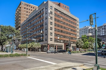 upscale condos and penthouses close to canal and bourbon st